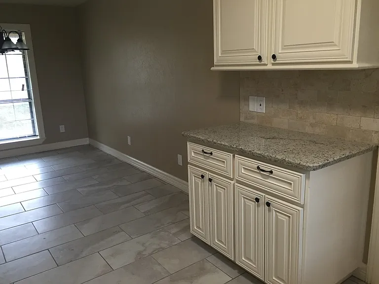 2828 Lafamo Rd — Photo 3