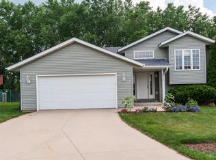 6126 Jonathan Ln NW, Rochester, MN 55901