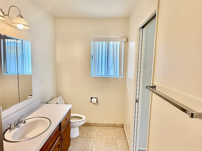 26071 Camphorwood Ave — Photo 16