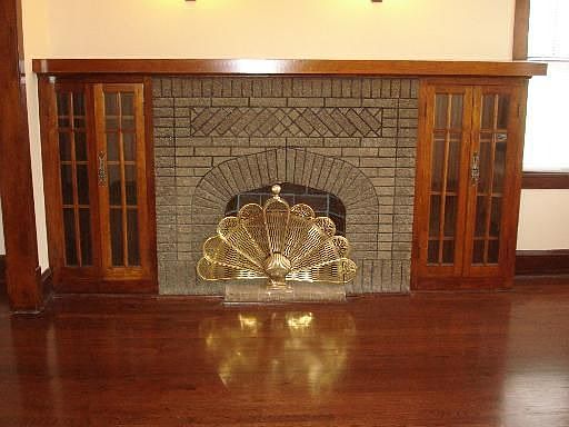 2nd image of 1827 Clarence Ave