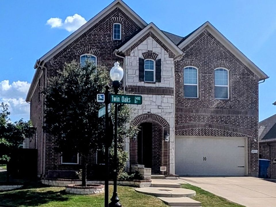 1st image of 2472 Twin Oaks Dr
