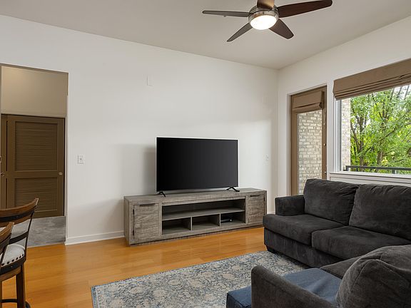 4th image of 200 Manufacturers Rd APT 238