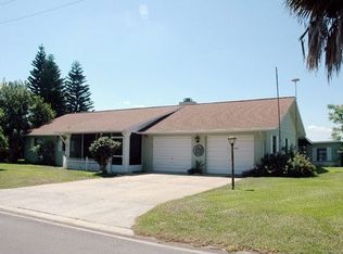 26605 E Cove Dr, Tavares, FL 32778