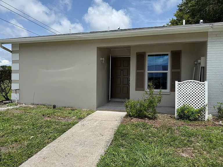 3006 Stilwell Ct — Photo 2