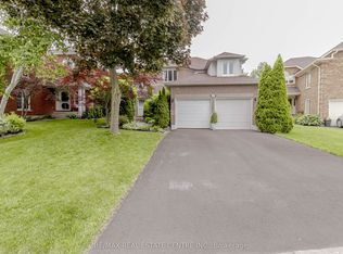 33 Strathroy Cres, Hamilton, ON L8B 0K9