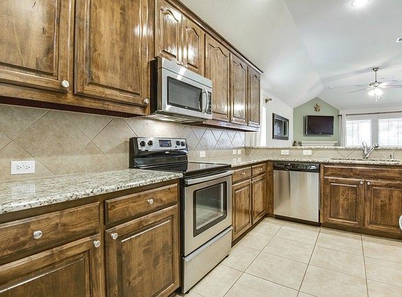 2nd image of 113 Westminster Dr