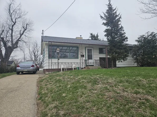 260 6th Ave, Marion, IA 52302