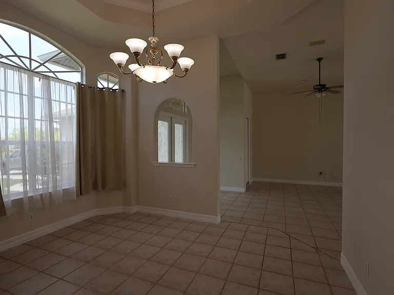 4905 Sands Blvd — Photo 8