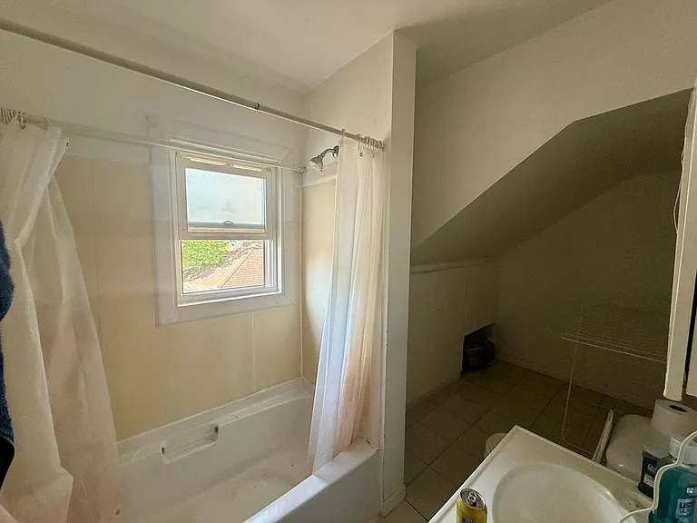 525 Porter St — Photo 6
