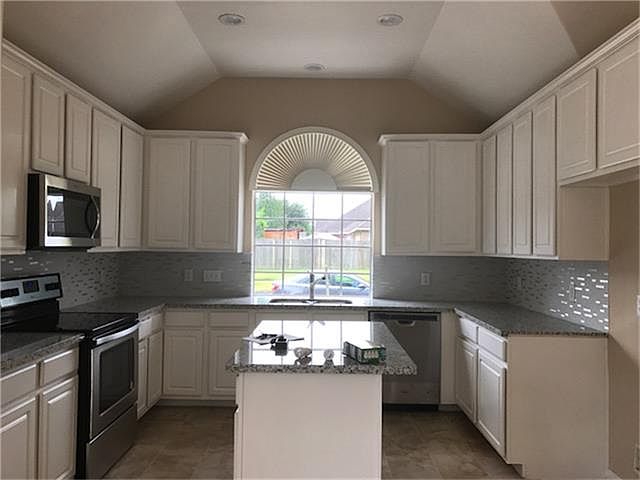 1st image of 12819 Lindsey Ln