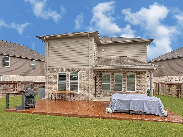 7330 Anathia Dr — Photo 14