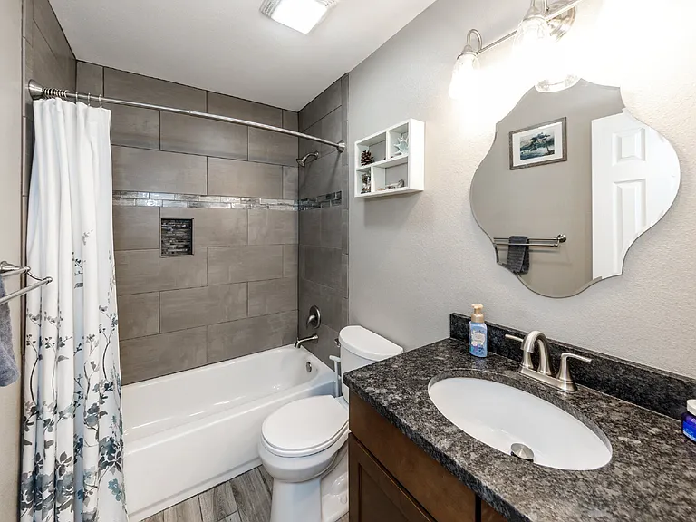 230 Hooper Ct — Photo 44
