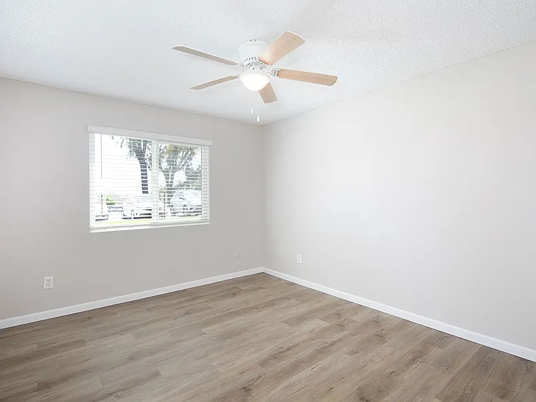 Wexford Manor Apartments — Photo 12