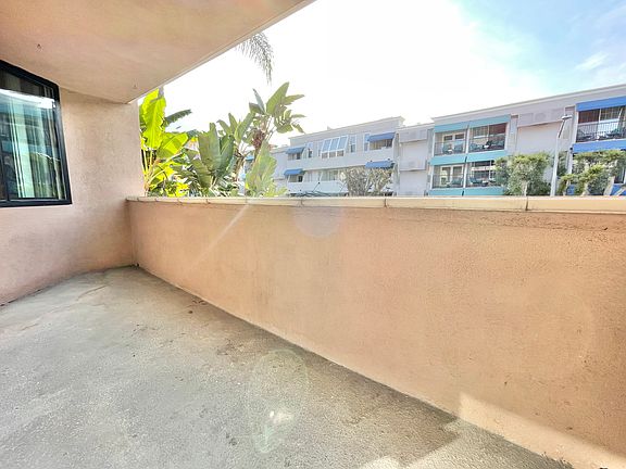 4th image of 726 N West Knoll Dr #115