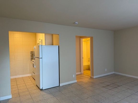 3rd image of 1728 Broadway St APT 2