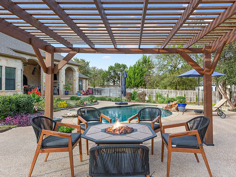 8464 Spicewood Springs Rd — Photo 21