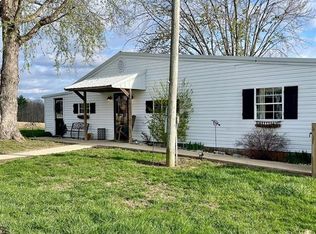 7631 Gray Rd, Alma, IL 62807