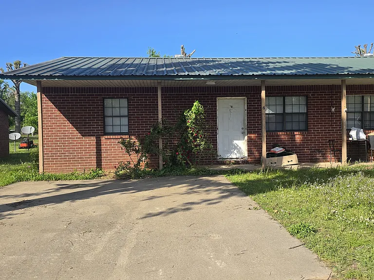 78 Roberts Ave — Photo 2