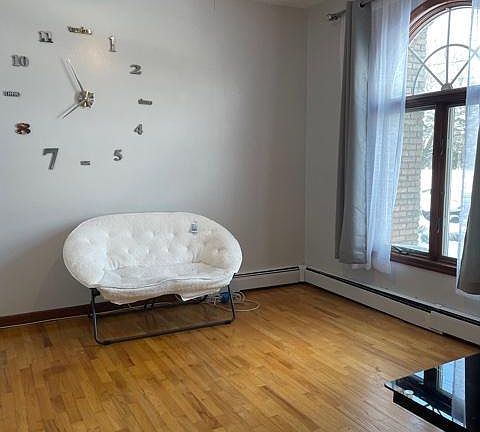 4th image of 107 Ormsby Ave Floor 2