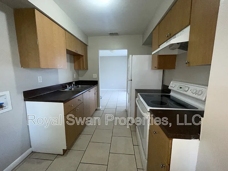 124 Rebecca Ln — Photo 7