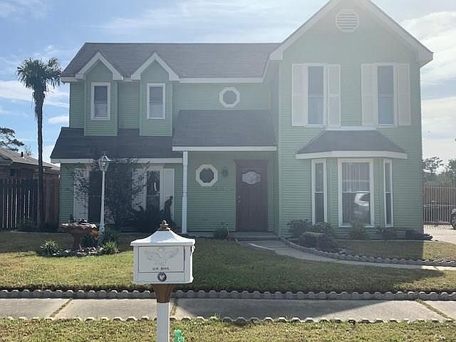1st image of 3401 Lakewood Dr