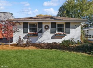 930 Hunter Rd, Wilmette, IL 60091