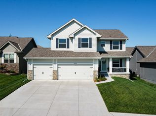 2626 N 166 Ave, Omaha, NE 68116