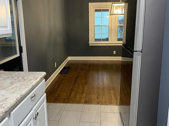 5th image of 716 Ellis Ave