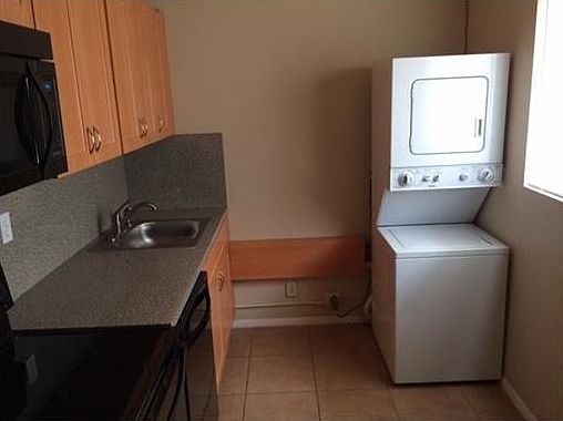 4th image of 2480 N Andrews Ave Ste 2