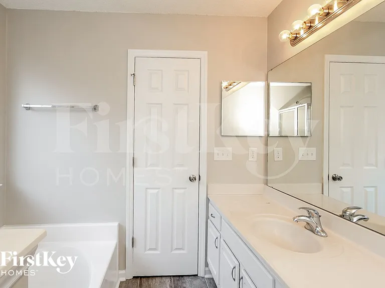 1604 Black Diamond Ct — Photo 10