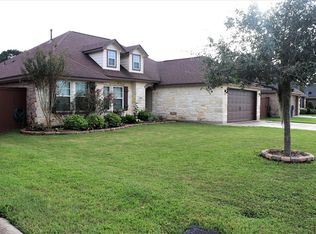 44 Texian Trl S, Angleton, TX 77515