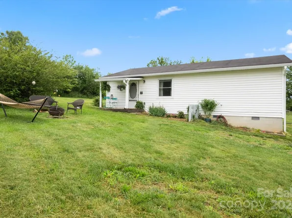 120 Upper Redmond Hill Dr, Candler, NC 28715