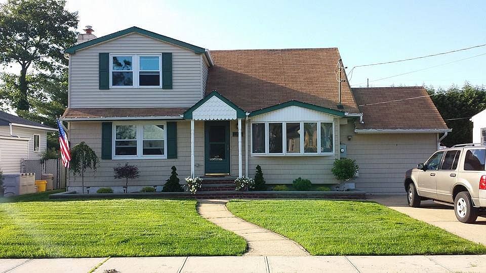 71 Tyrconnell Ave Massapequa Park NY 11762 Zillow