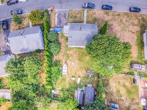 3rd image of 15 Madeline Ave
