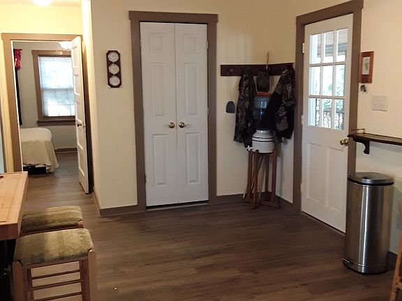 3rd image of 203 Hildebrand Dr