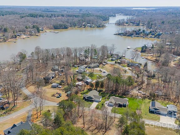 2nd image of 6835 Ingleside Dr
