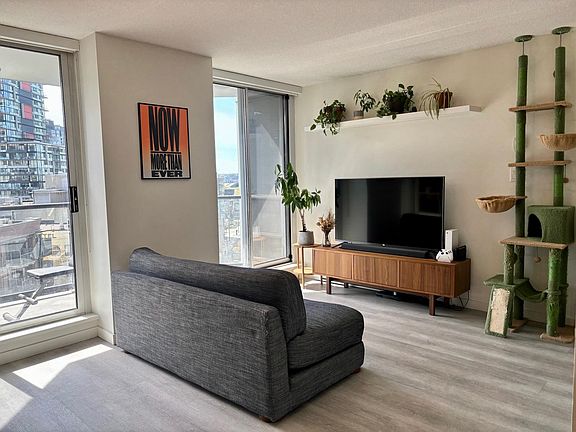 4th image of 1212 Howe St #809