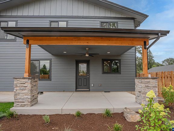 3rd image of 2456 Phillips Way