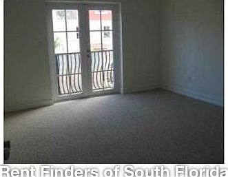 4th image of 716 SW 9th Ter #A