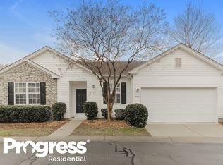 9047 Meadowmont View Dr, Charlotte, NC 28269