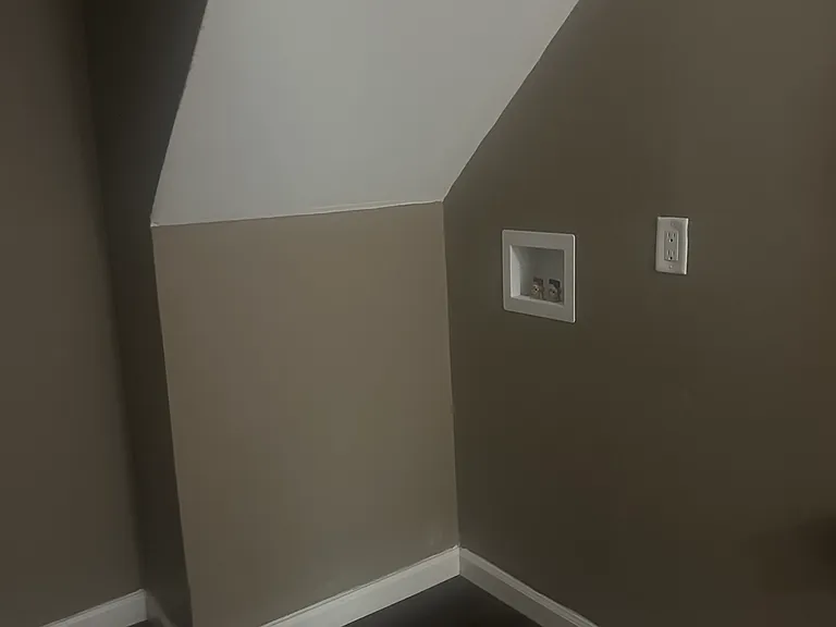 Washer/Dryer Hook-Up