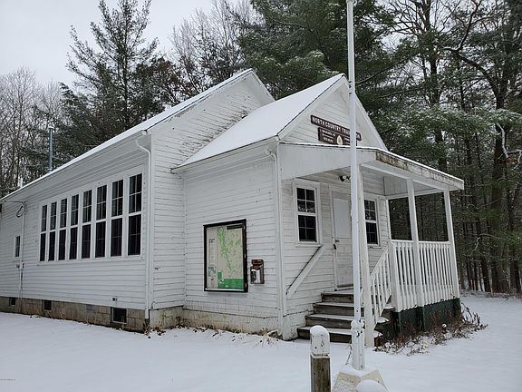 5th image of 3962 N Felch Ave