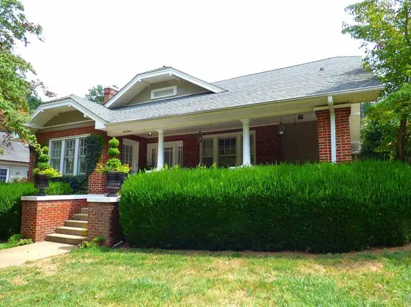 616 N Center St, Hickory, NC 28601
