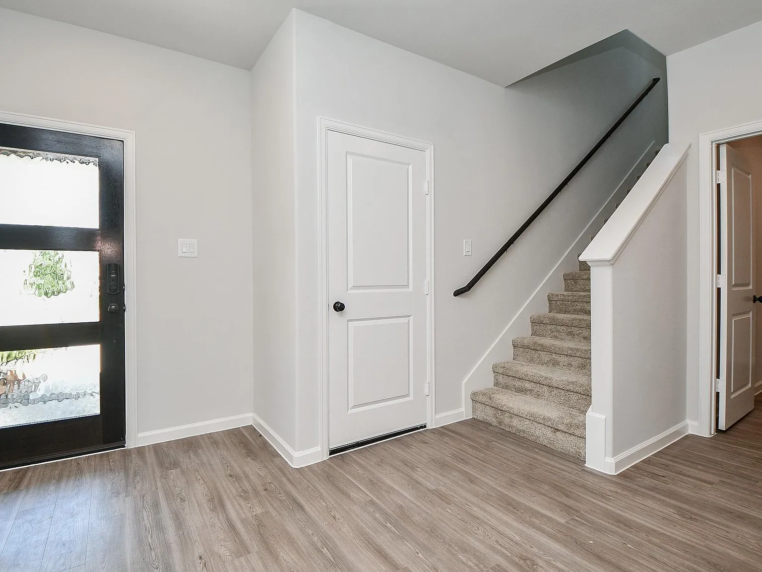 4 bed, 2.5 bath, 2003 sqft, $2,750 — Photo 4