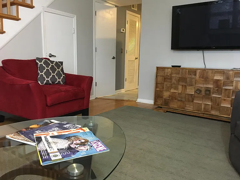 504 Lancaster Ave — Photo 3