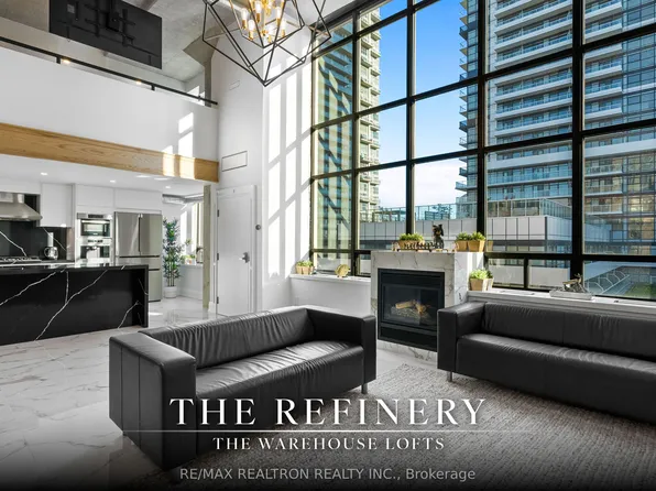 300 Manitoba St #311, Toronto, ON M8Y 4G6