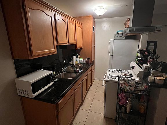 5th image of 1630 Griffith Park Blvd #8
