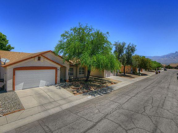 3rd image of 2570 W Camino Del Deseo