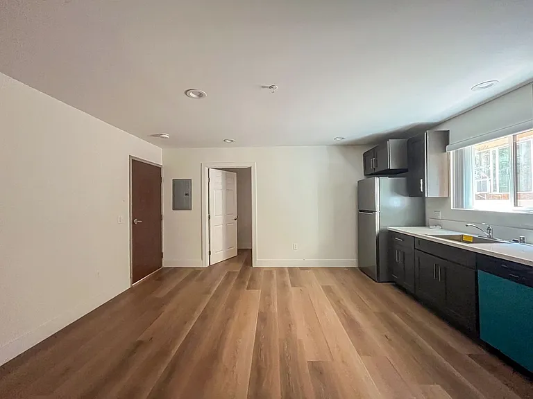 610 N Soto St — Photo 6