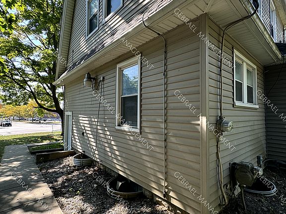 5th image of 750 N Chevrolet Ave